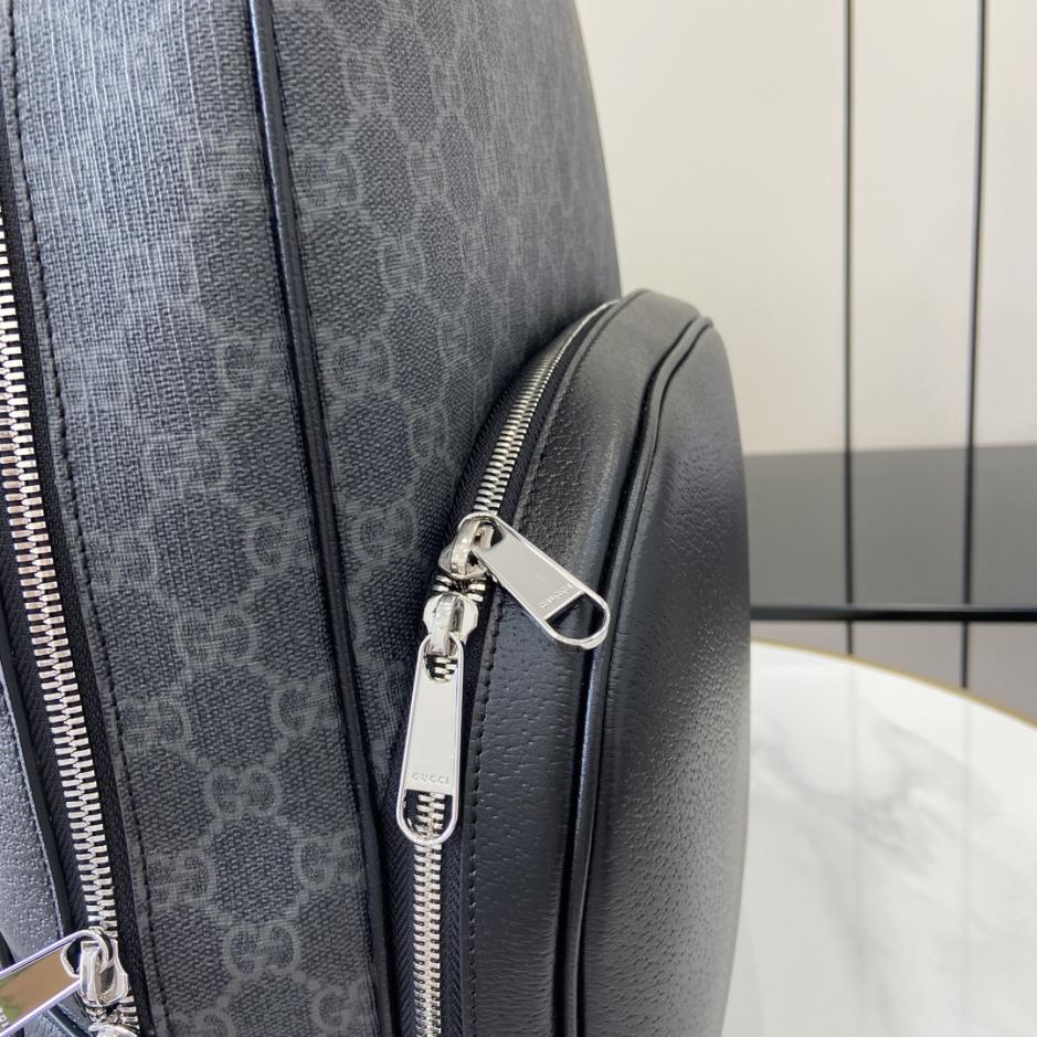 Mini borsa a tracolla Gucci zaino GG medio con firma GG