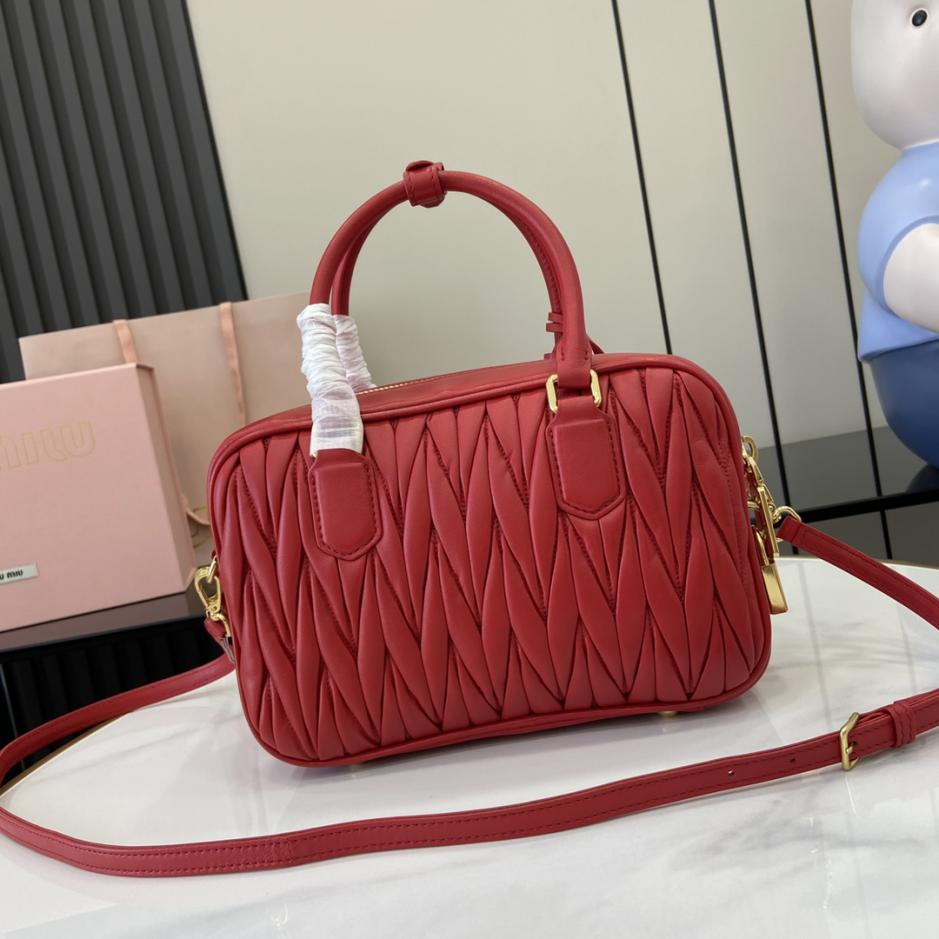 Con set completo di confezioni originali da banco” MIU MIU Arcadie Matelasse borsa a tracolla in pelle di pecora media 27 cm