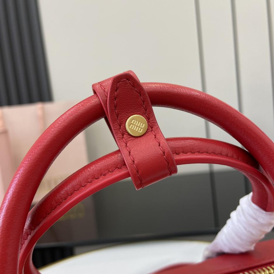 Con set completo di confezioni originali da banco” MIU MIU Arcadie Matelasse borsa a tracolla in pelle di pecora media 27 cm