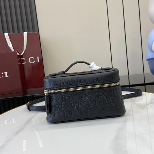 Con set completo di confezione originale in scatola verde] Borsa super mini serie Gucci GG Emblem