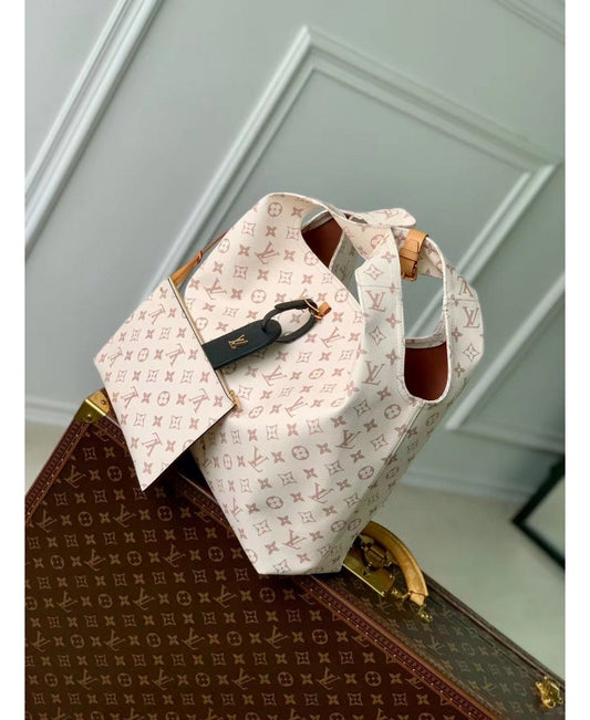 Louis Vuitton Atlantis GM in Tela Monogram Dune